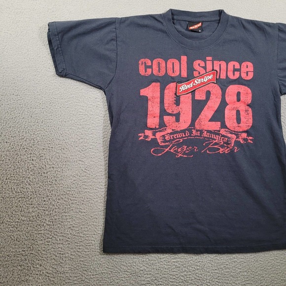 Red Stripe Shirt Mens Medium Blue Spell Out Graphic‎ Print Logo Crew Neck Tee - Picture 4 of 10